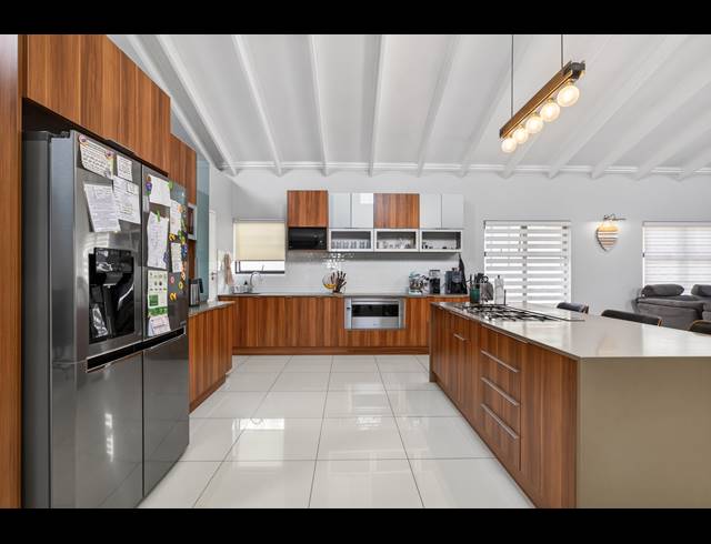 3 BEDROOM HOUSE FOR SALE IN BRYANSTON